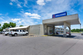 Motel 6-Van Buren, AR I- 40